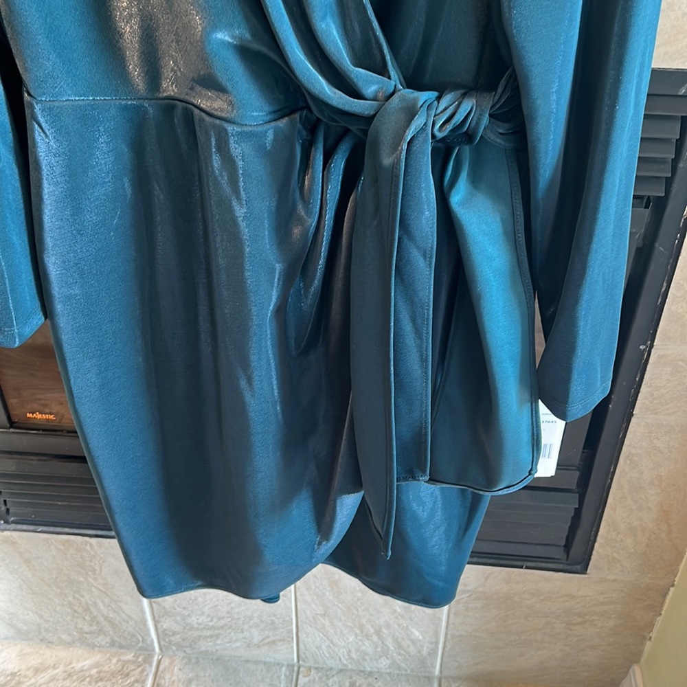 Gorgeous Liquid Jersey Long Sleeve Faux Wrap - Picture 5 of 7